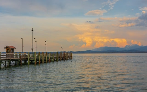 租域名价格-VPS联盟