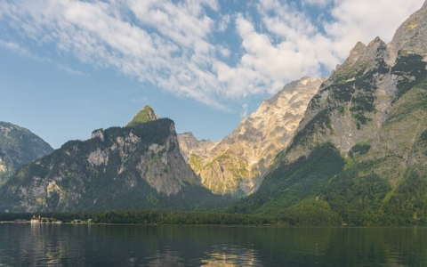 租空间送域名-VPS联盟